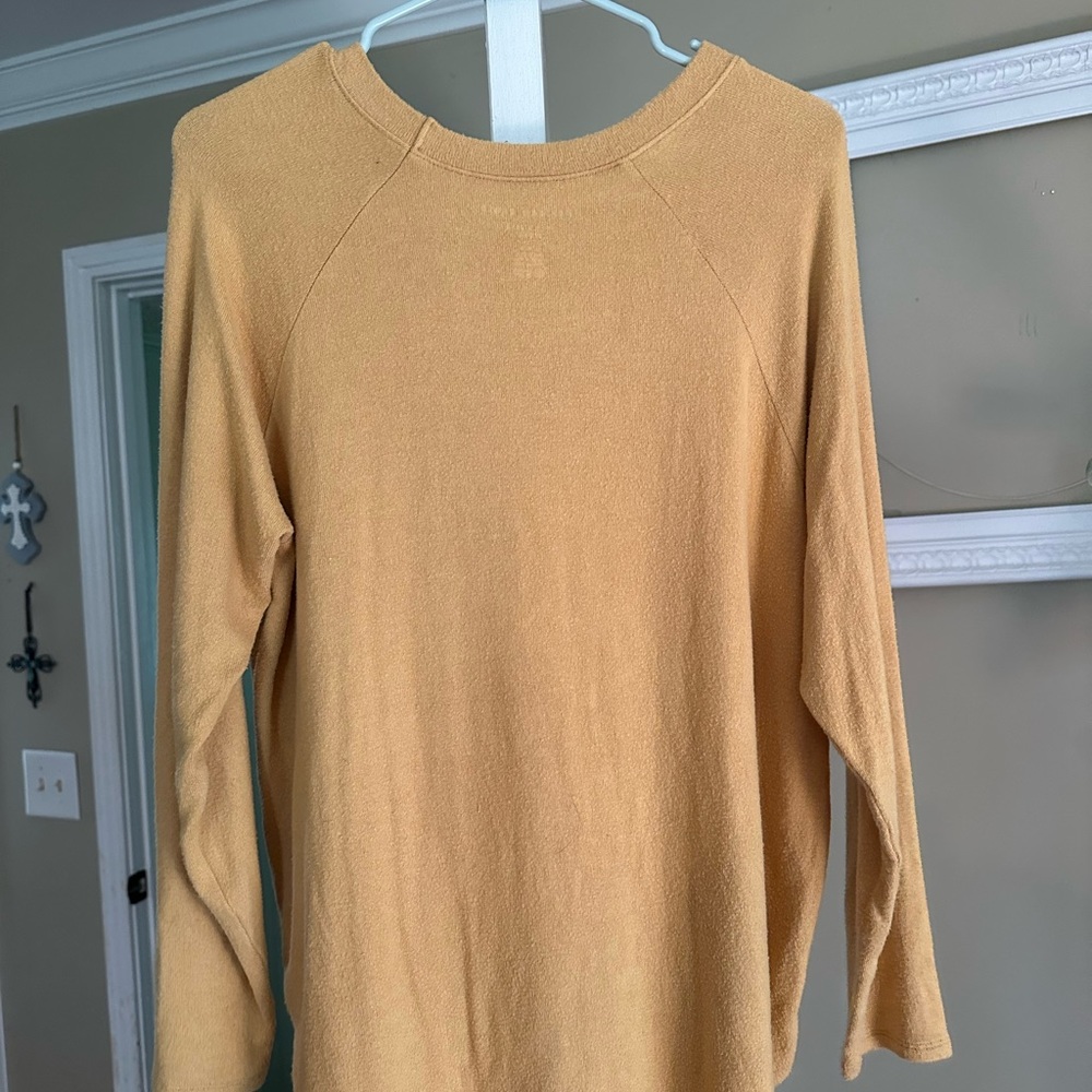 American Eagle “Soft & Sexy Plush” top. GUC. - Picture 3 of 3